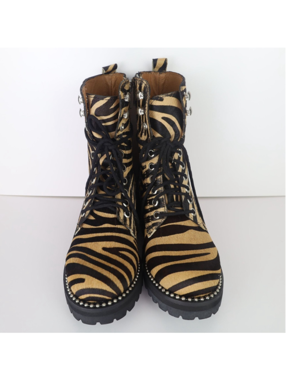 Aqua Women’s Tiger Print Jax Studded Hiker Combat Boots Lace Up Round Toe 5.5 - Picture 4 of 16